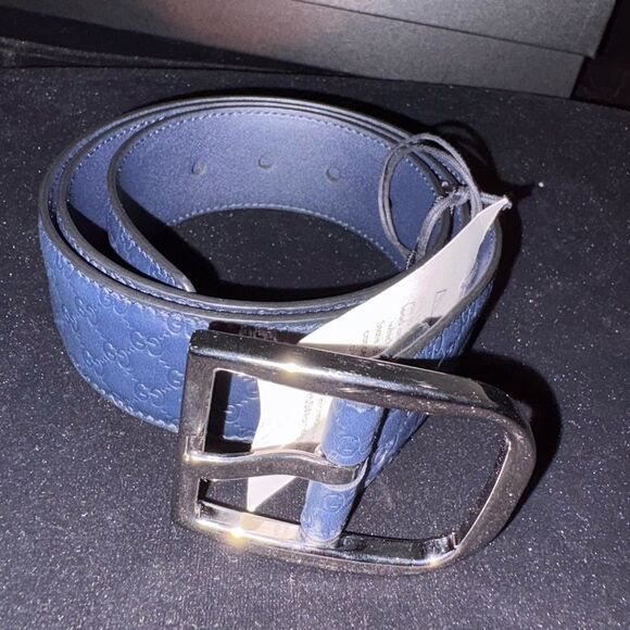 Gucci dark navy Embossed Leather Belt size 85 comes with box and dustbag - Picture 1 of 5